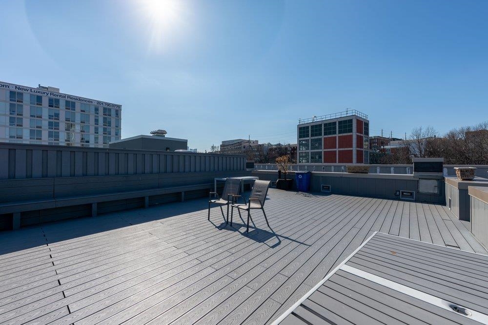 800 JACKSON ST Unit: 707