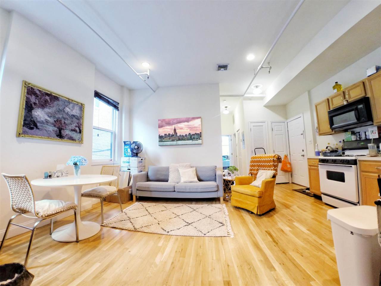 62 4TH ST Unit: 2R
