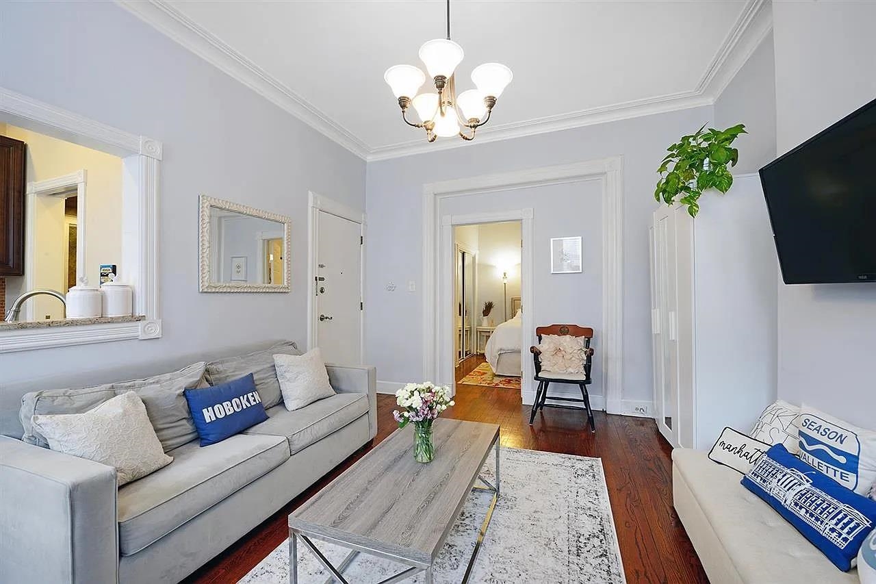 1228 PARK AVE Unit: 3F