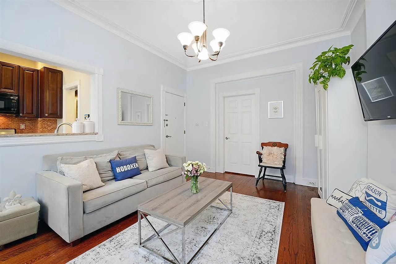1228 PARK AVE Unit: 3F