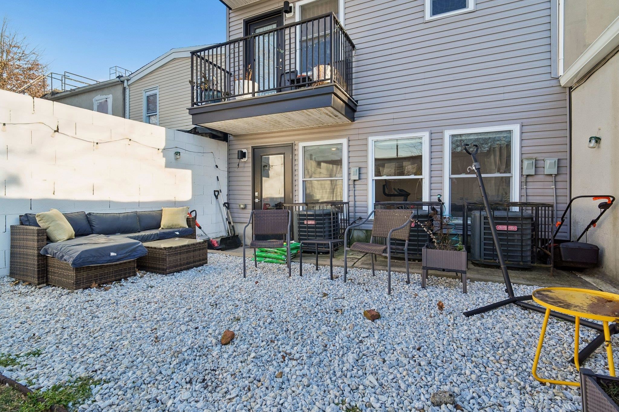 175 VAN HORNE ST Unit: #1