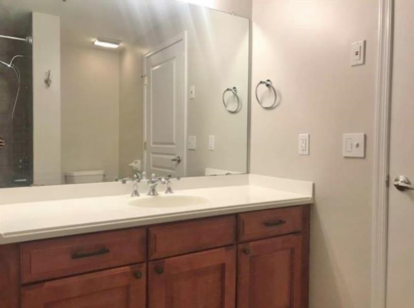 727 MONROE ST Unit: 303