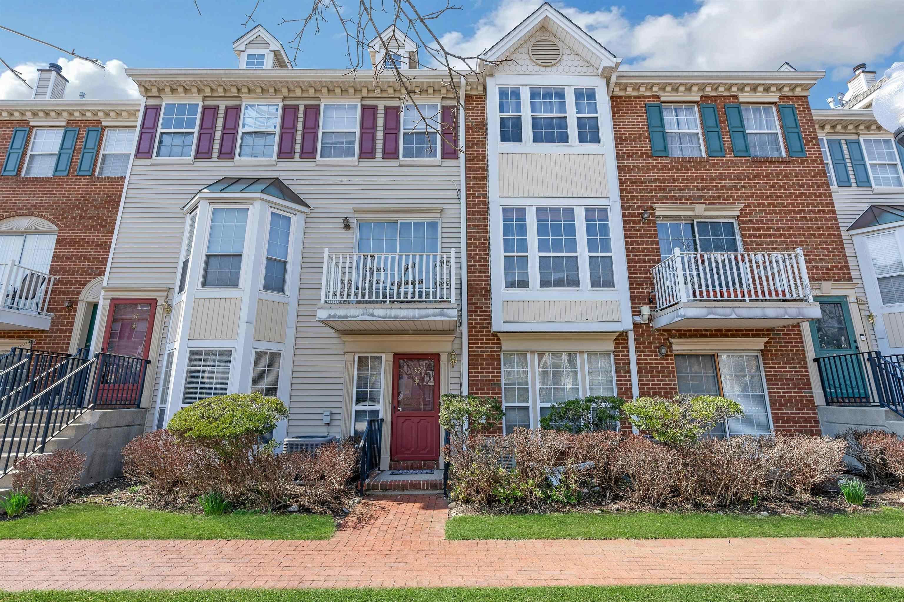 32 Cedar St Jc West Bergen Nj 07305 260005454
