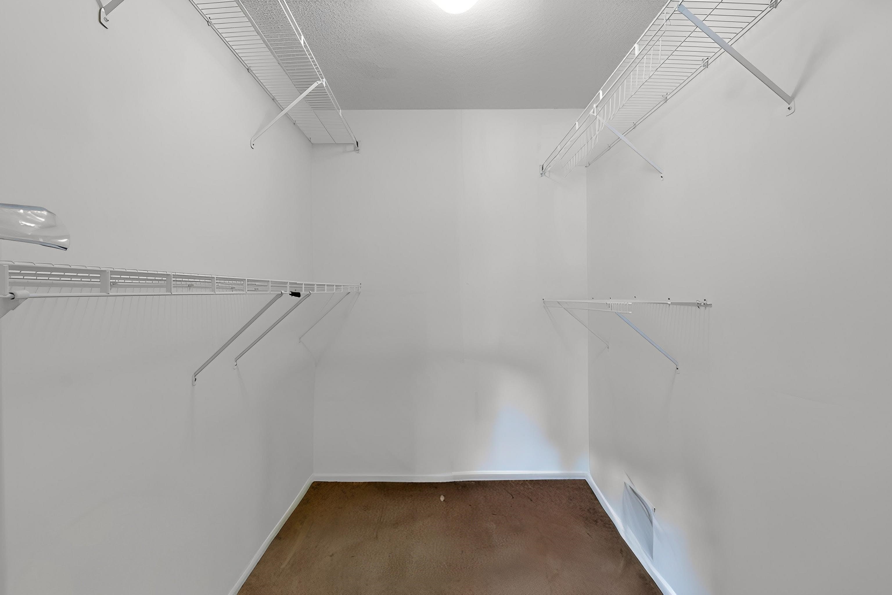 32 CEDAR ST