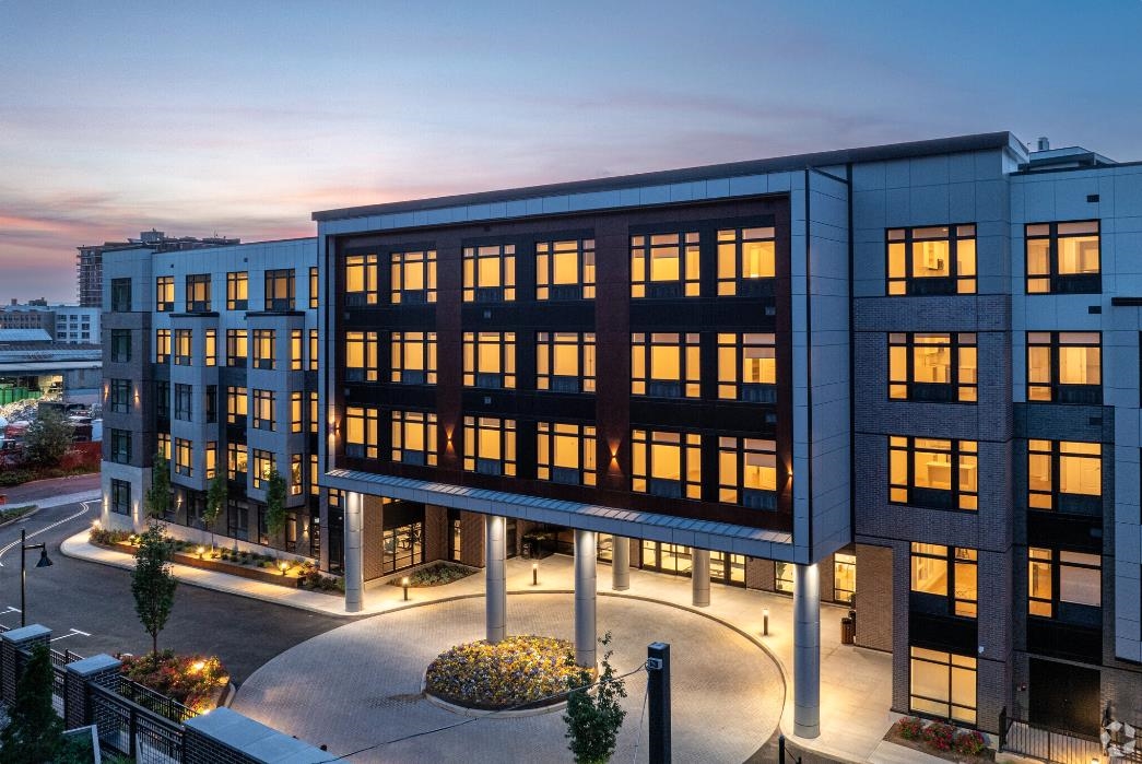 3 NEW YORK AVE Unit: 206