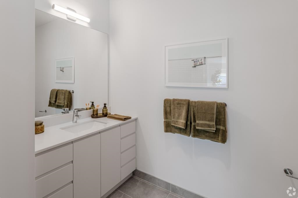 3 NEW YORK AVE Unit: 541