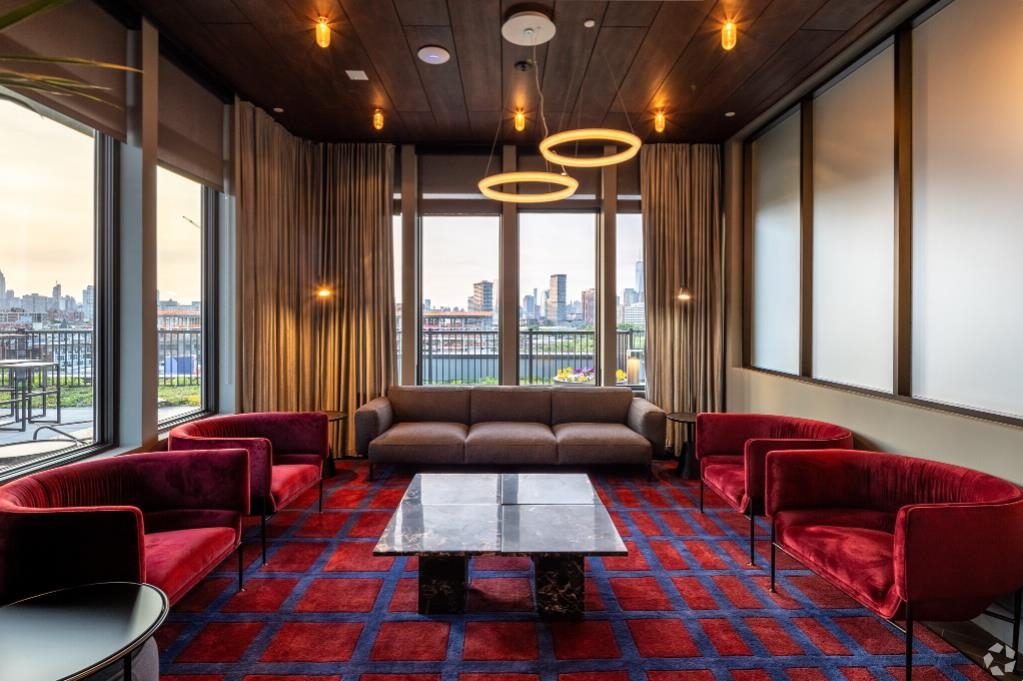 3 NEW YORK AVE Unit: 541