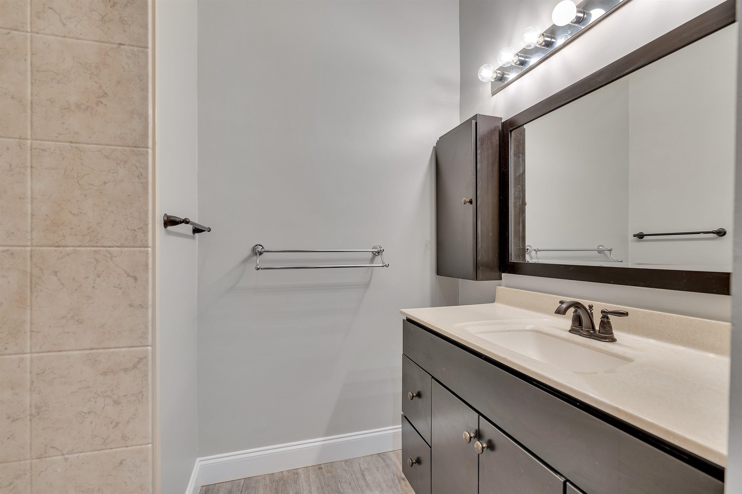 689 LUIS M MARIN BLVD Unit: 901