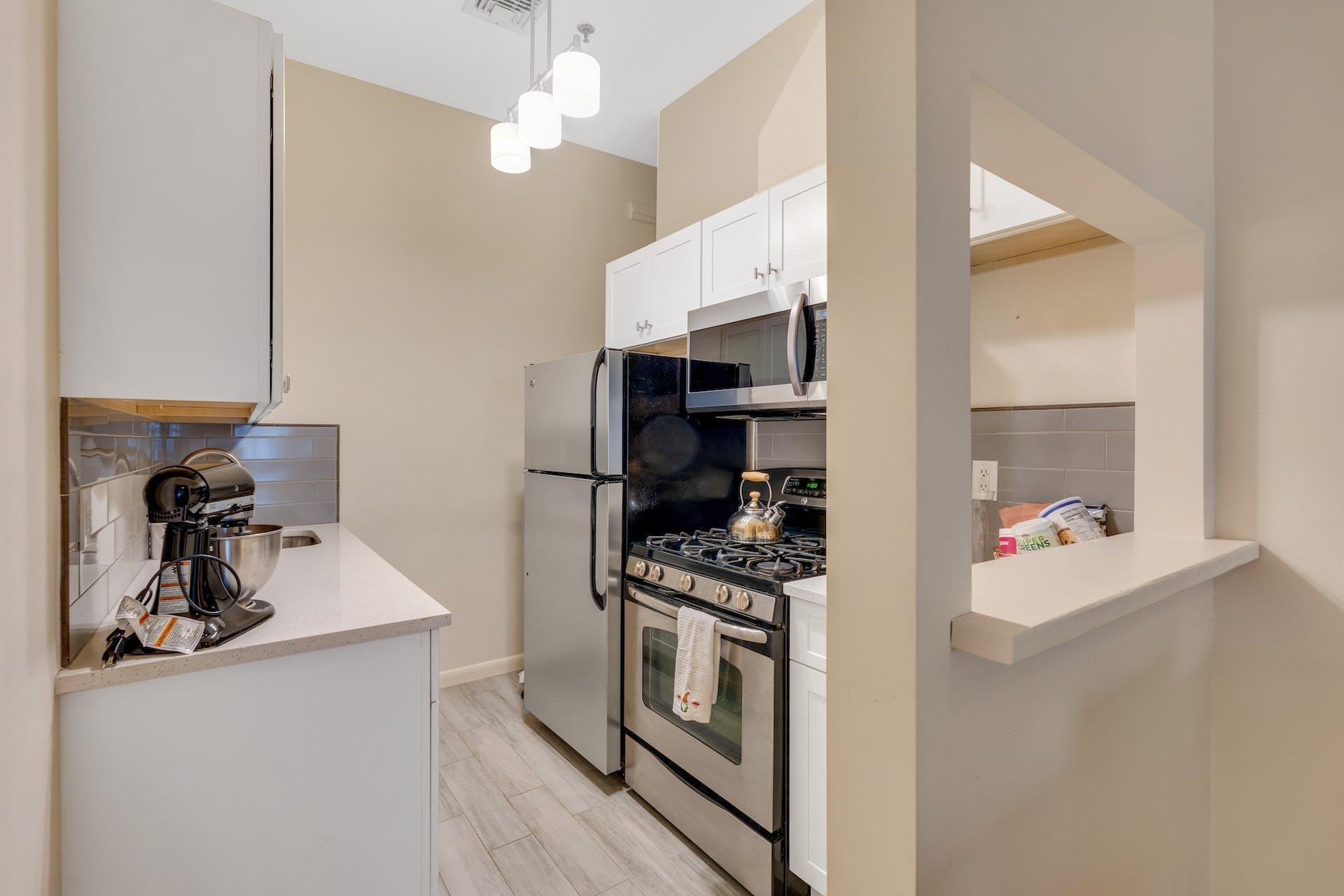 1110 CLINTON ST Unit: 8
