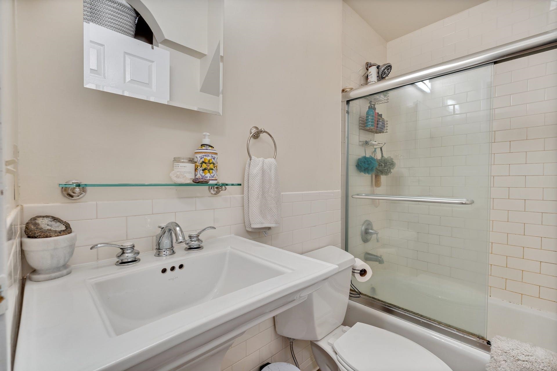1110 CLINTON ST Unit: 8