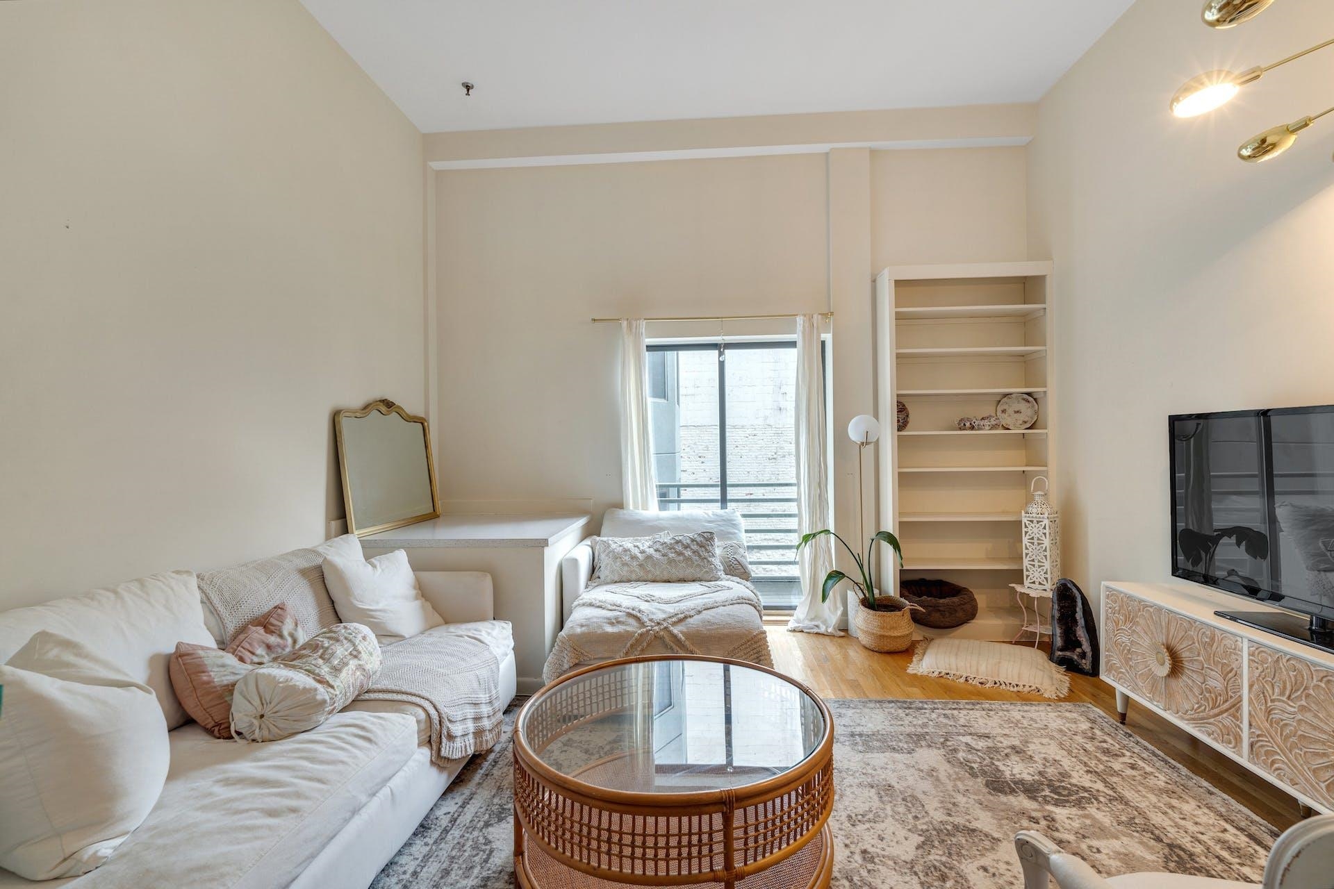 1110 CLINTON ST Unit: 8