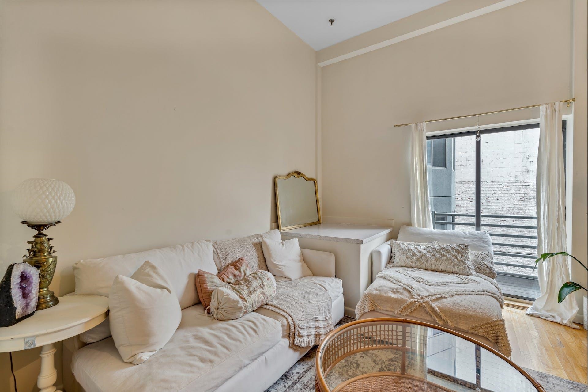 1110 CLINTON ST Unit: 8