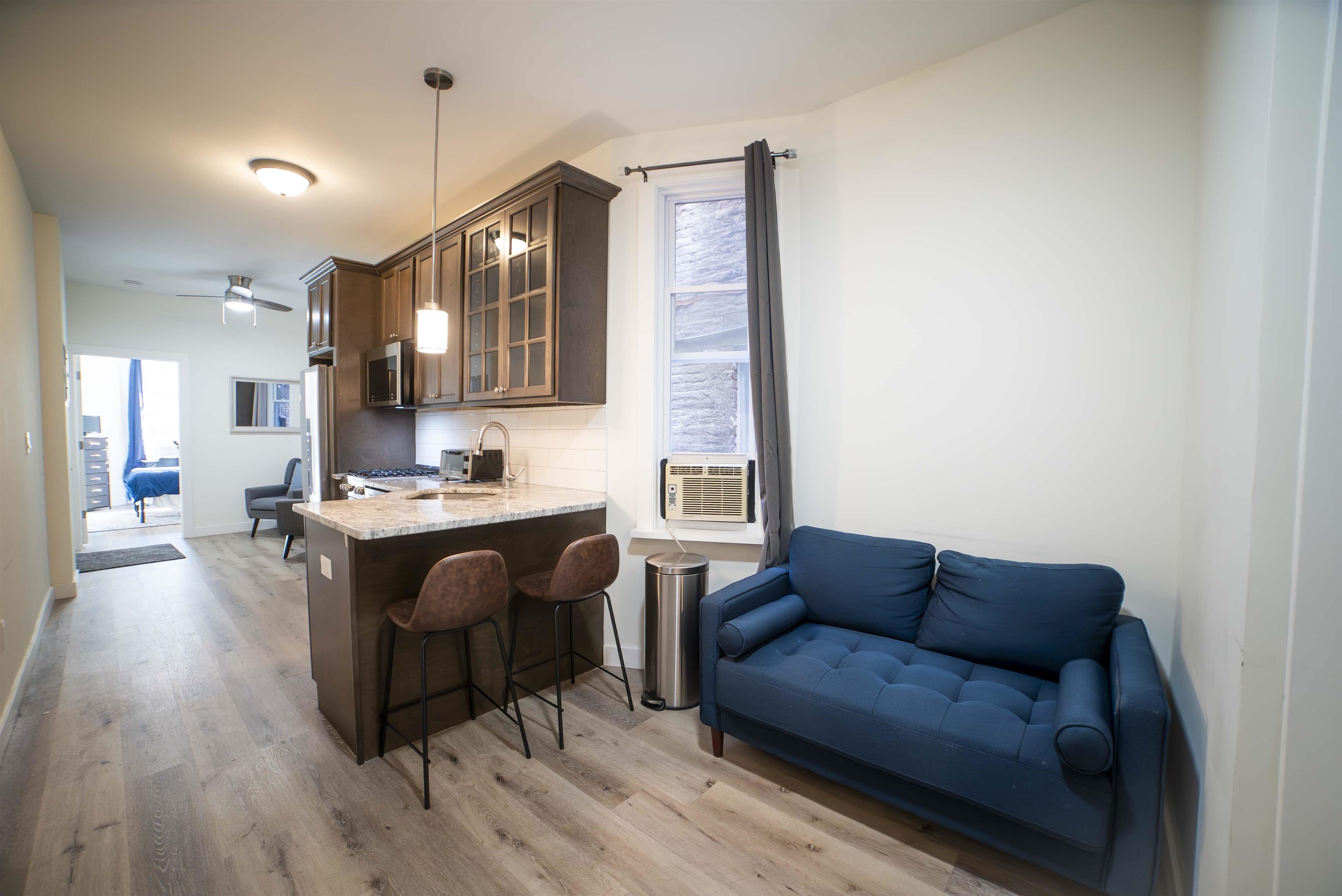 204 48TH ST Unit: 1L