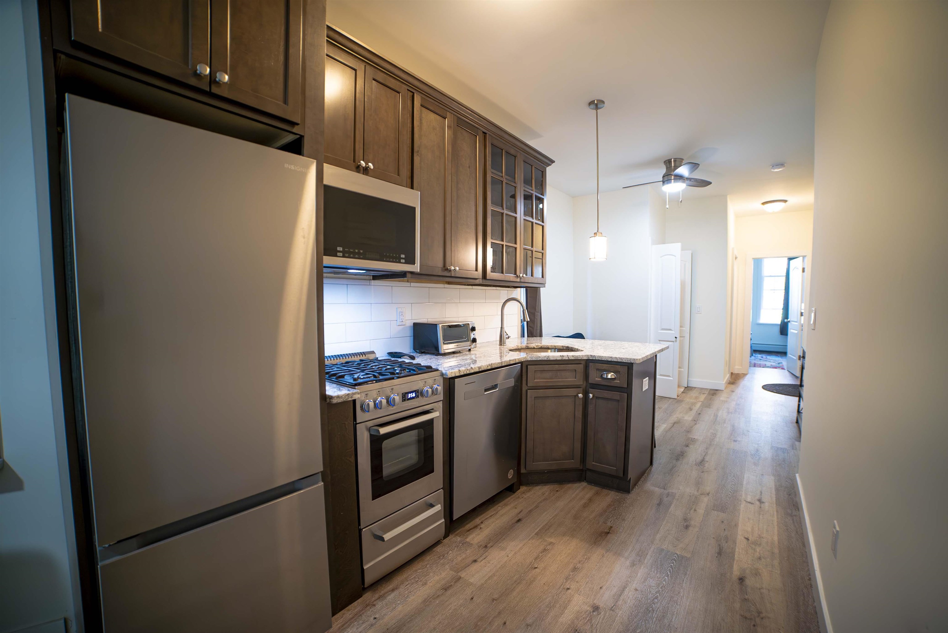 204 48TH ST Unit: 1L