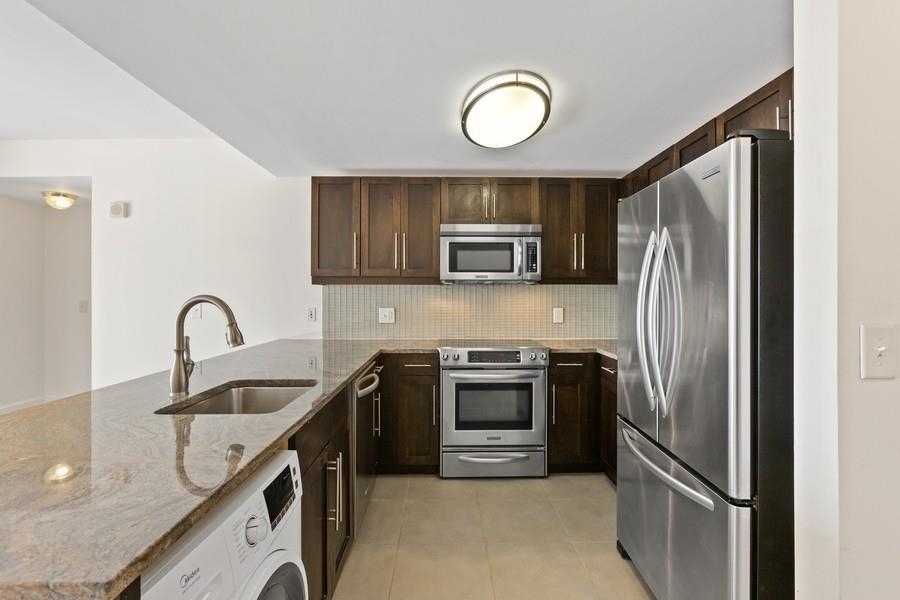 88 MORGAN ST Unit: 2606