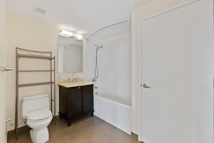 88 MORGAN ST Unit: 2606