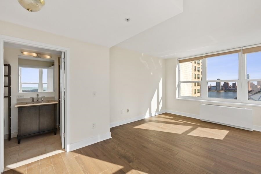 88 MORGAN ST Unit: 2606