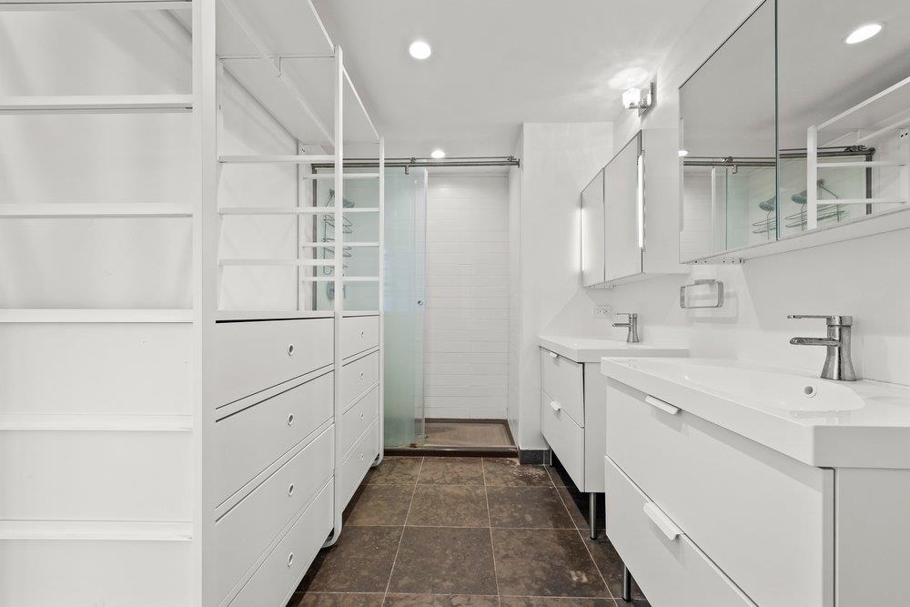 88 MORGAN ST Unit: PH2-1