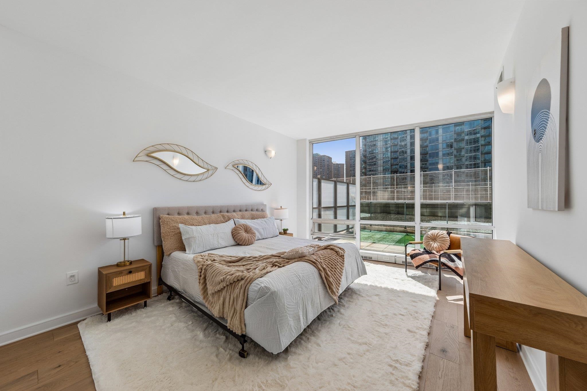 1 SHORE LANE Unit: 911