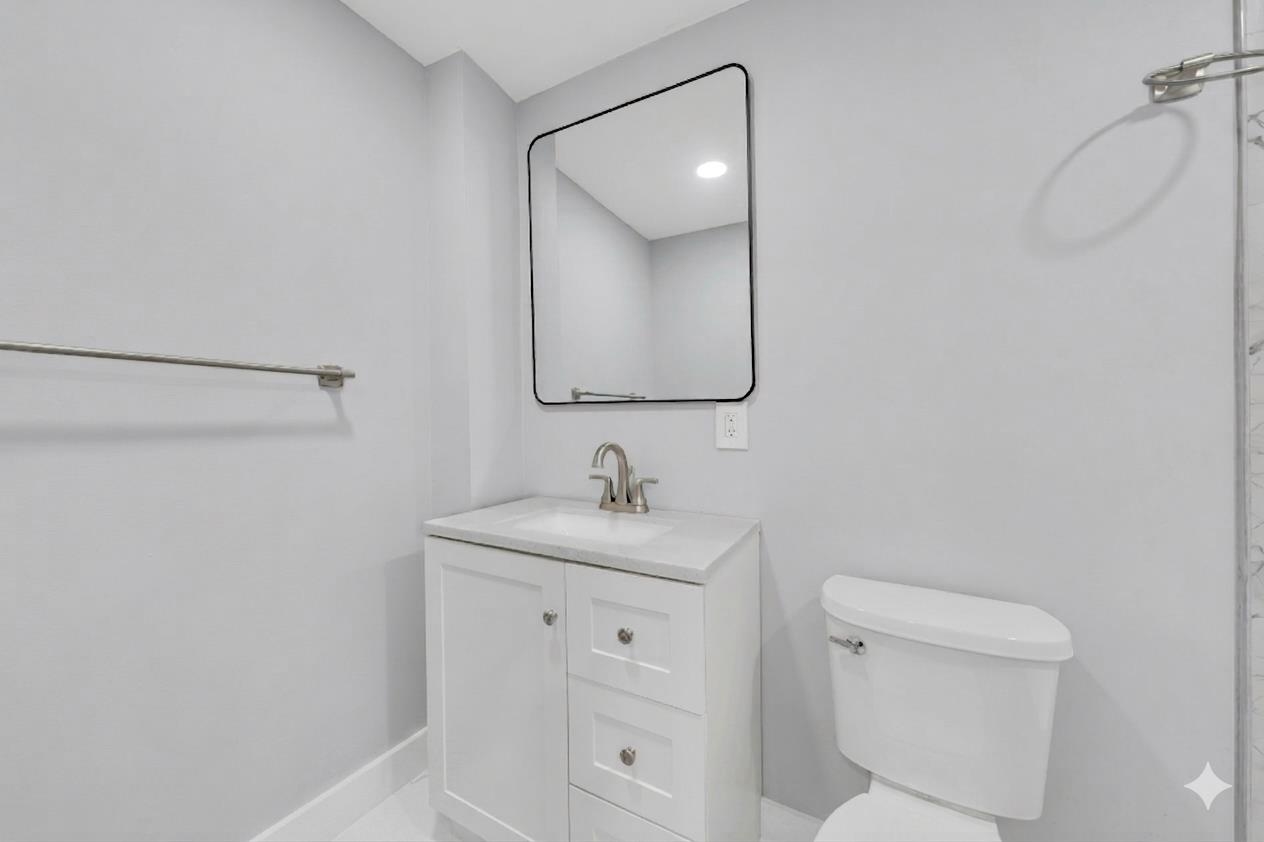 826 GRAND ST Unit: 1
