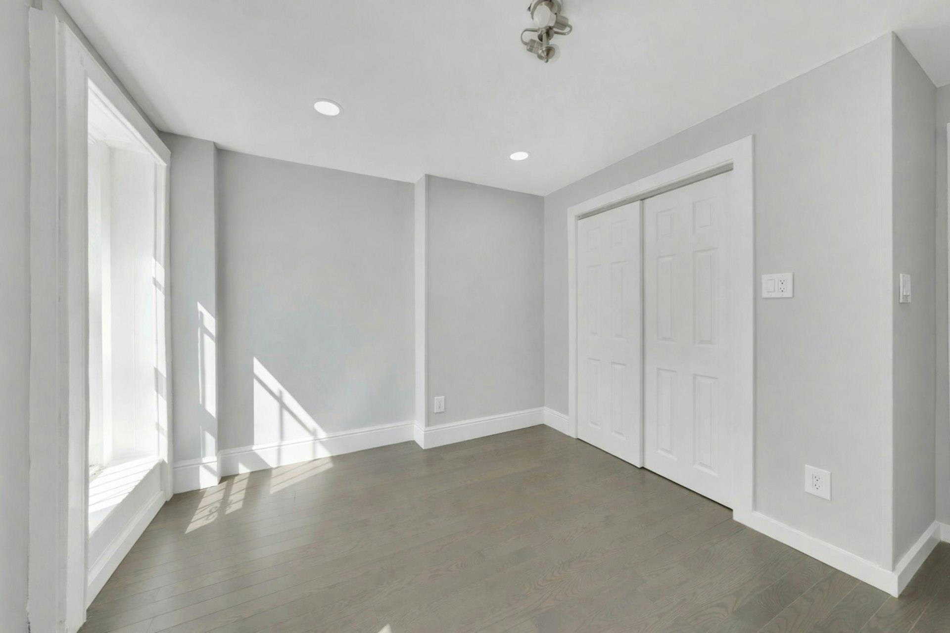 826 GRAND ST Unit: 1