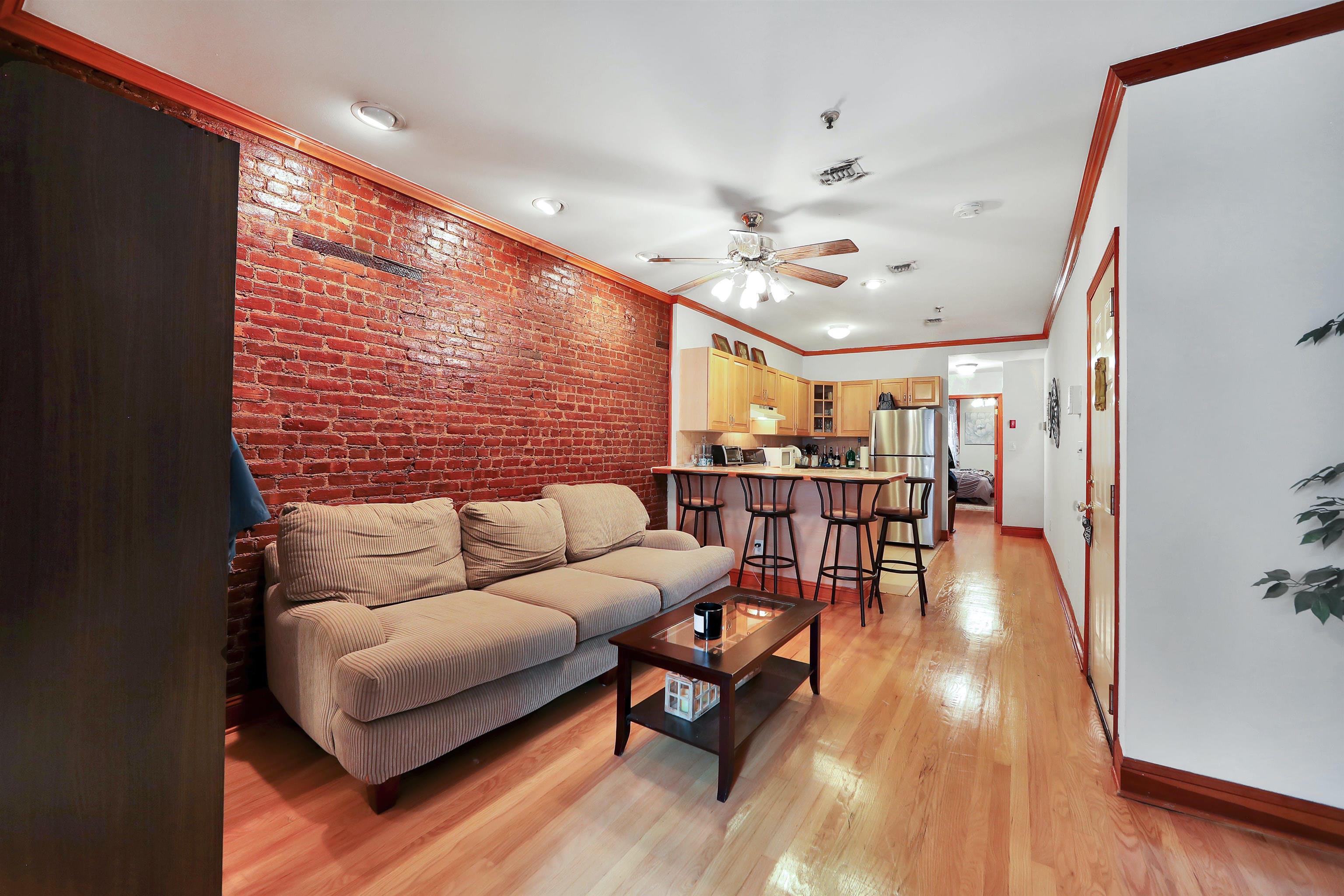 919 PARK AVE Unit: 2L