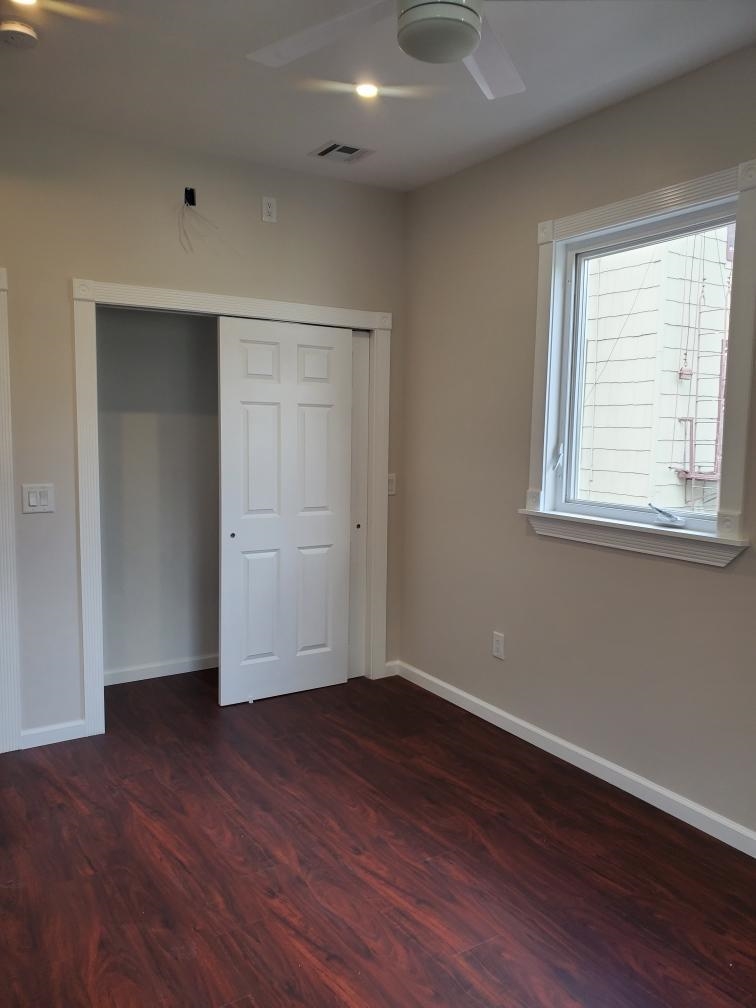 2110 SUMMIT AVE Unit: 2