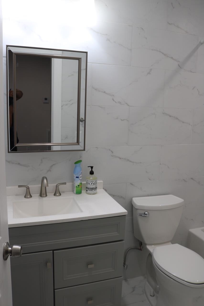 2110 SUMMIT AVE Unit: 2