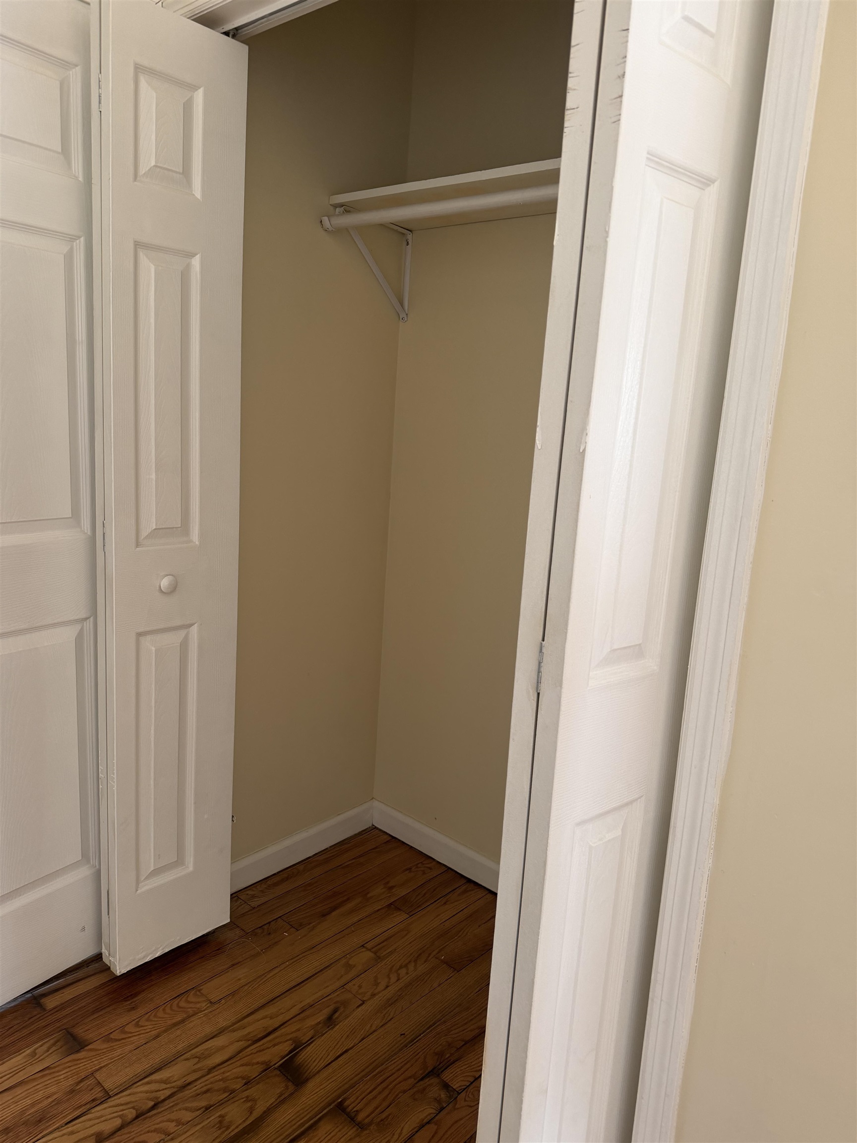 304 AVENUE C Unit: 1F