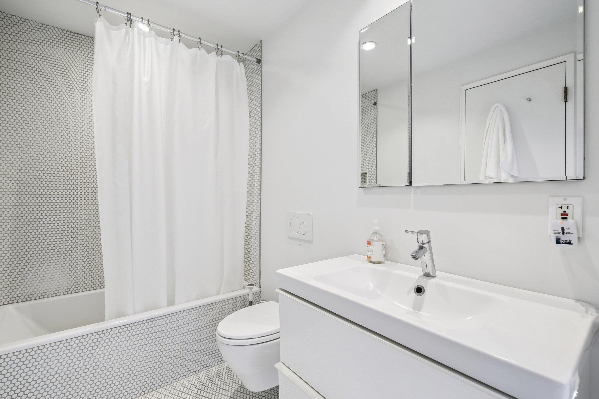 464 CENTRAL AVE Unit: B6