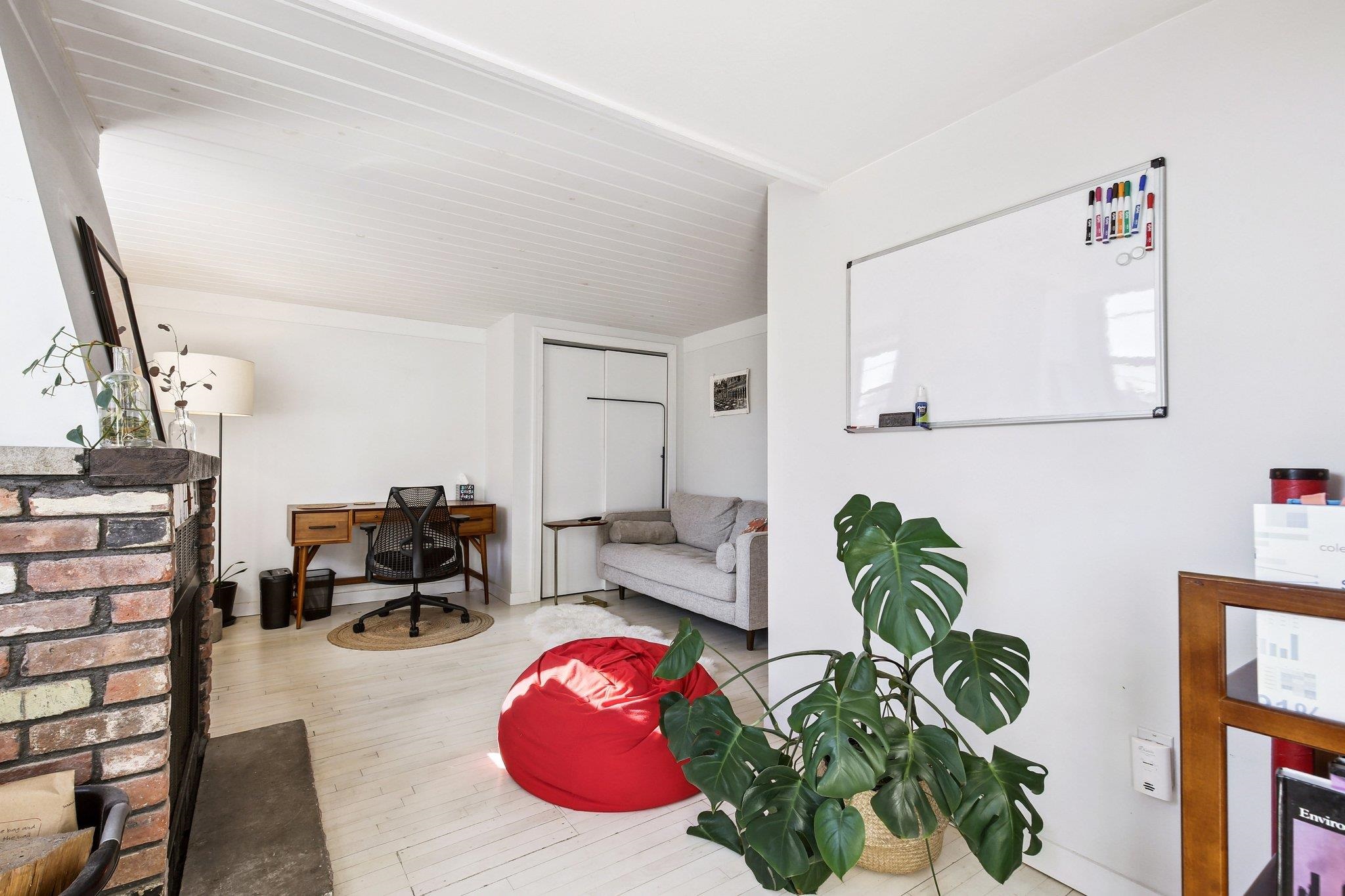 464 CENTRAL AVE Unit: B6