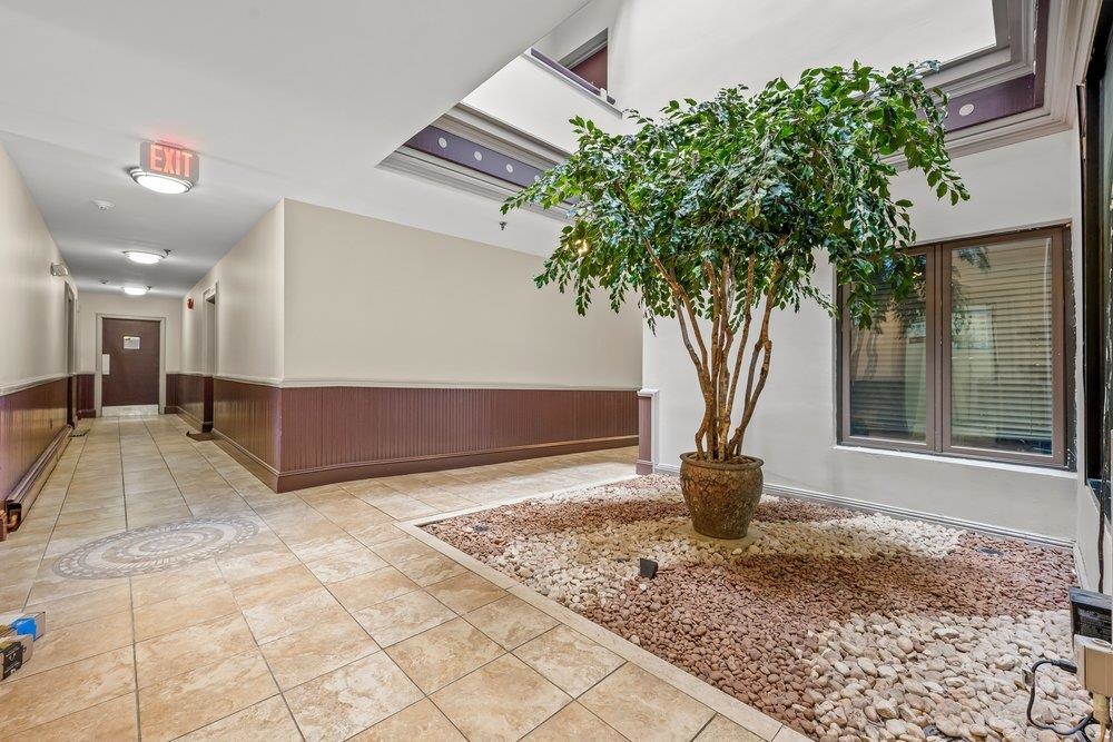 200 CHRISTOPHER COLUMBUS DR Unit: C10