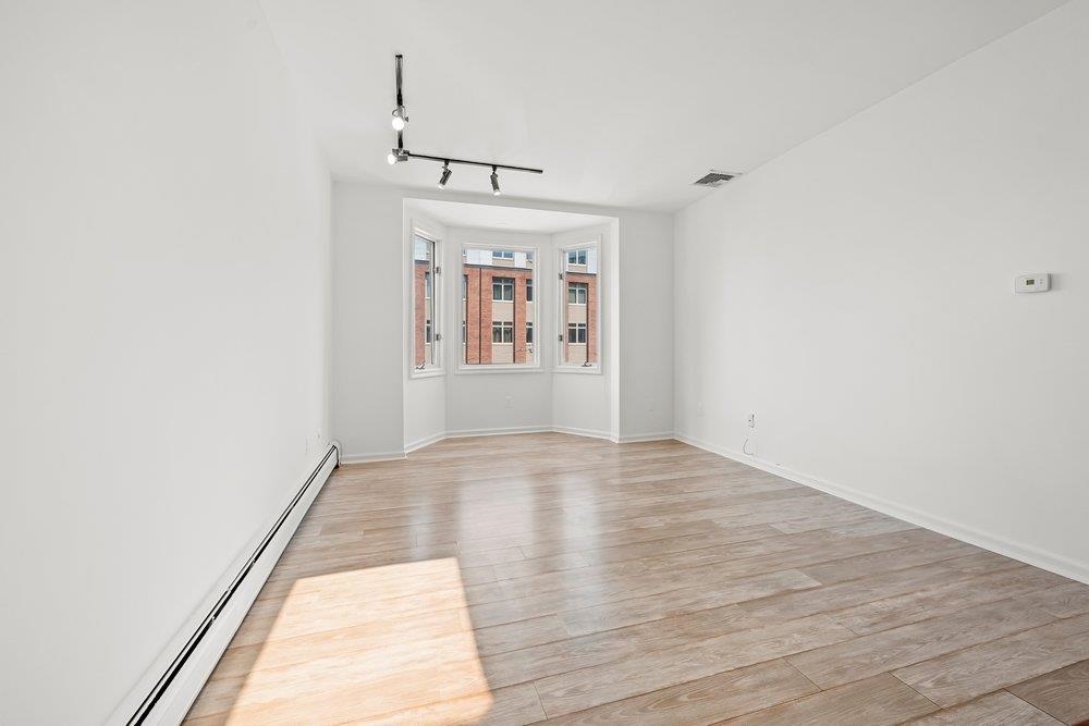 200 CHRISTOPHER COLUMBUS DR Unit: C10