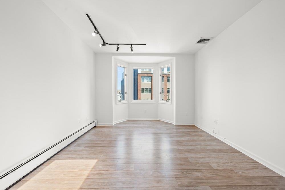 200 CHRISTOPHER COLUMBUS DR Unit: C10