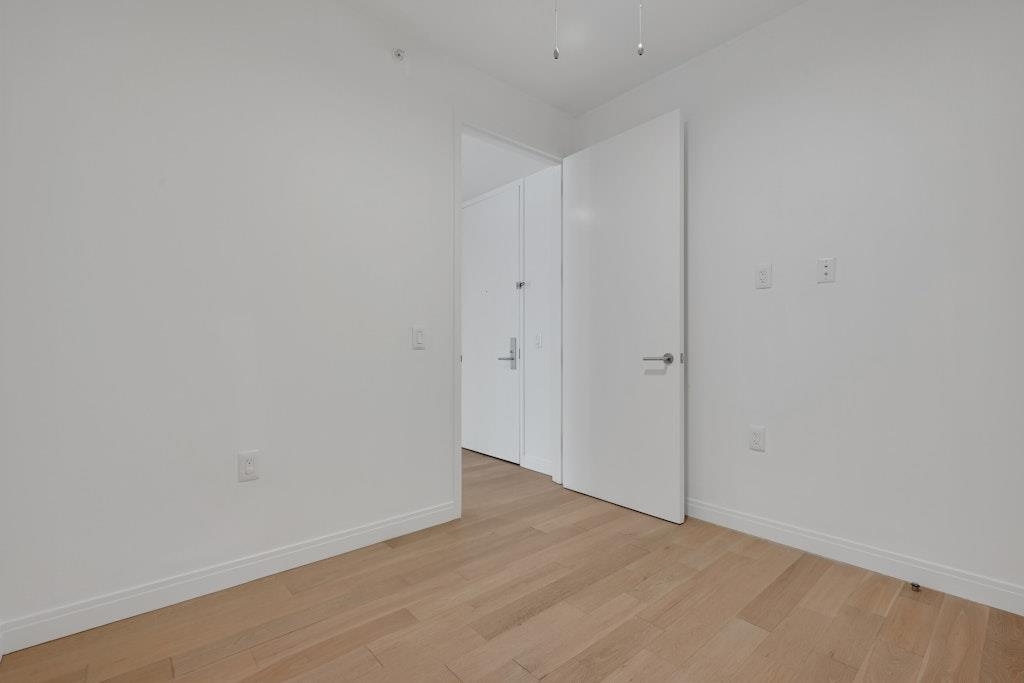 160 1ST ST Unit: 703