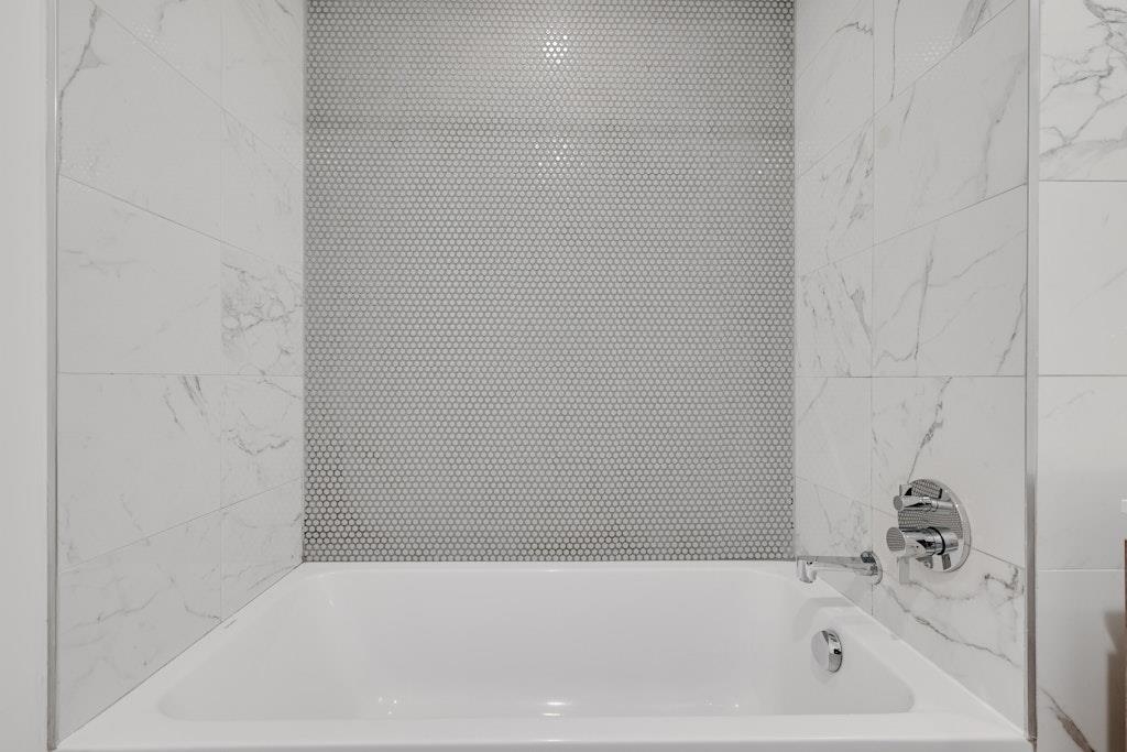 160 1ST ST Unit: 703