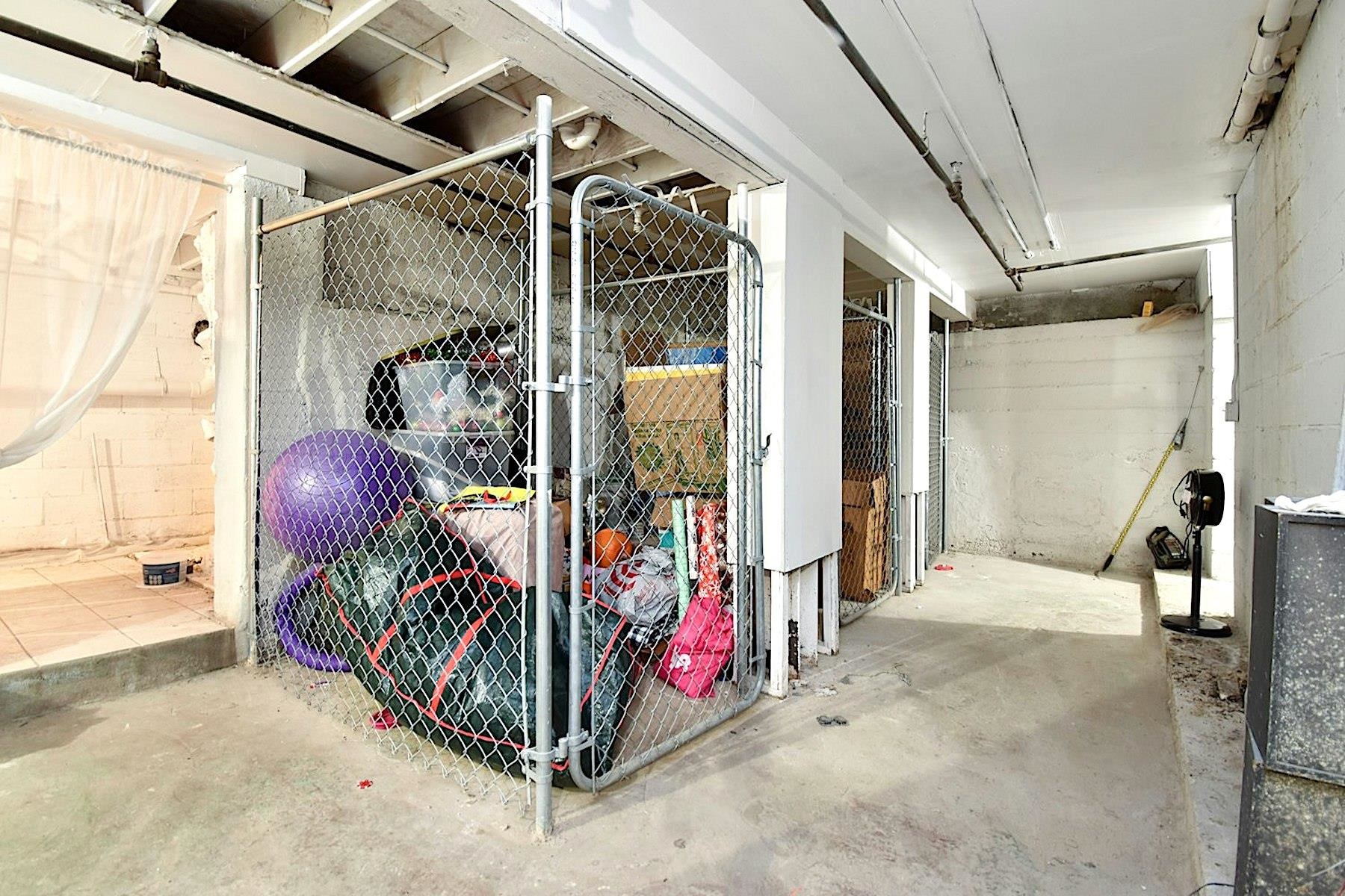 150 61ST ST Unit: 2 (1R)