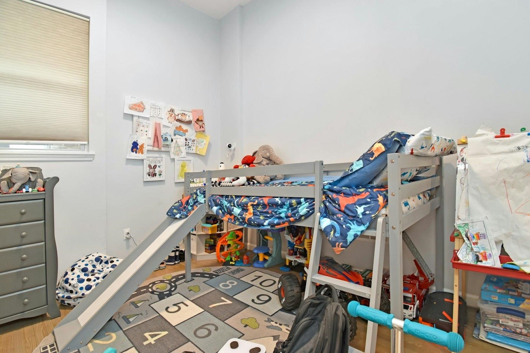 150 61ST ST Unit: 2 (1R)