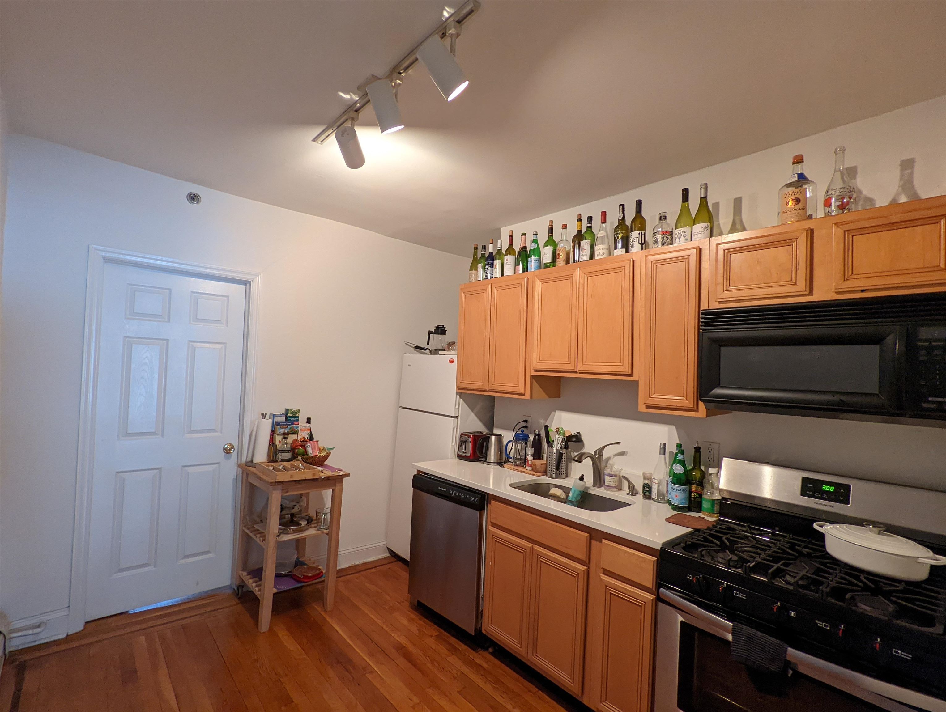 403 WASHINGTON ST Unit: 3