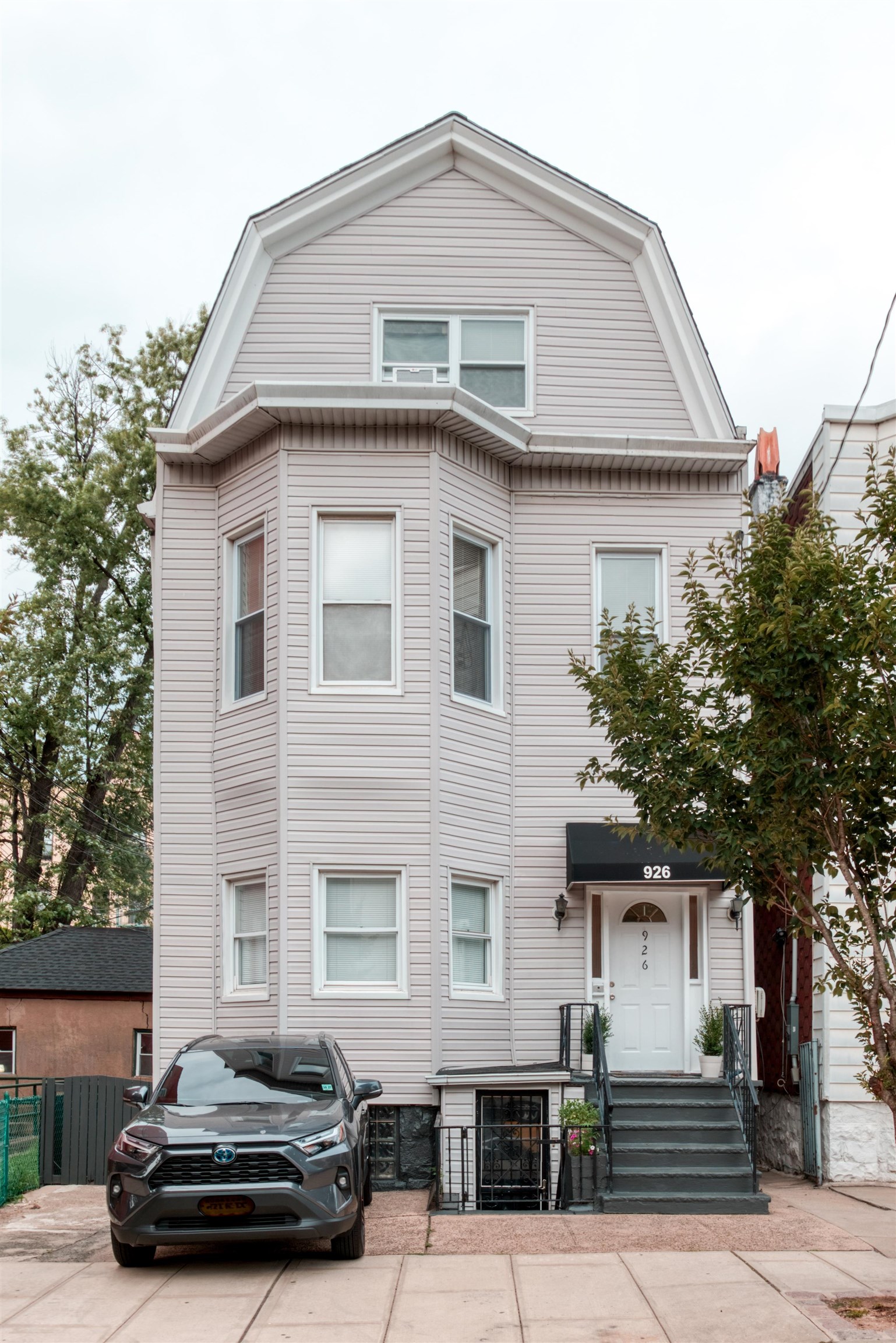 926 17TH ST Unit: 2