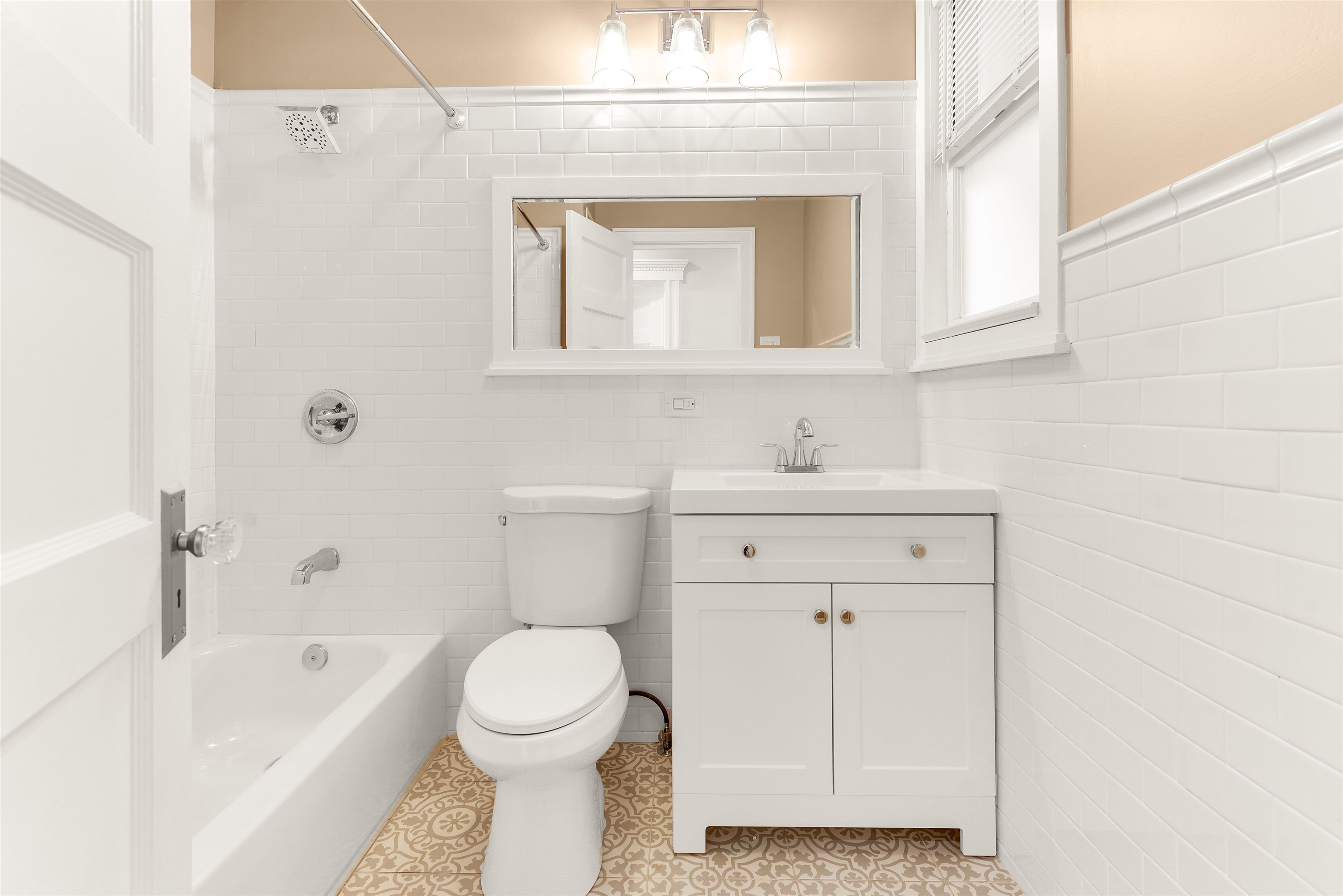 926 17TH ST Unit: 2