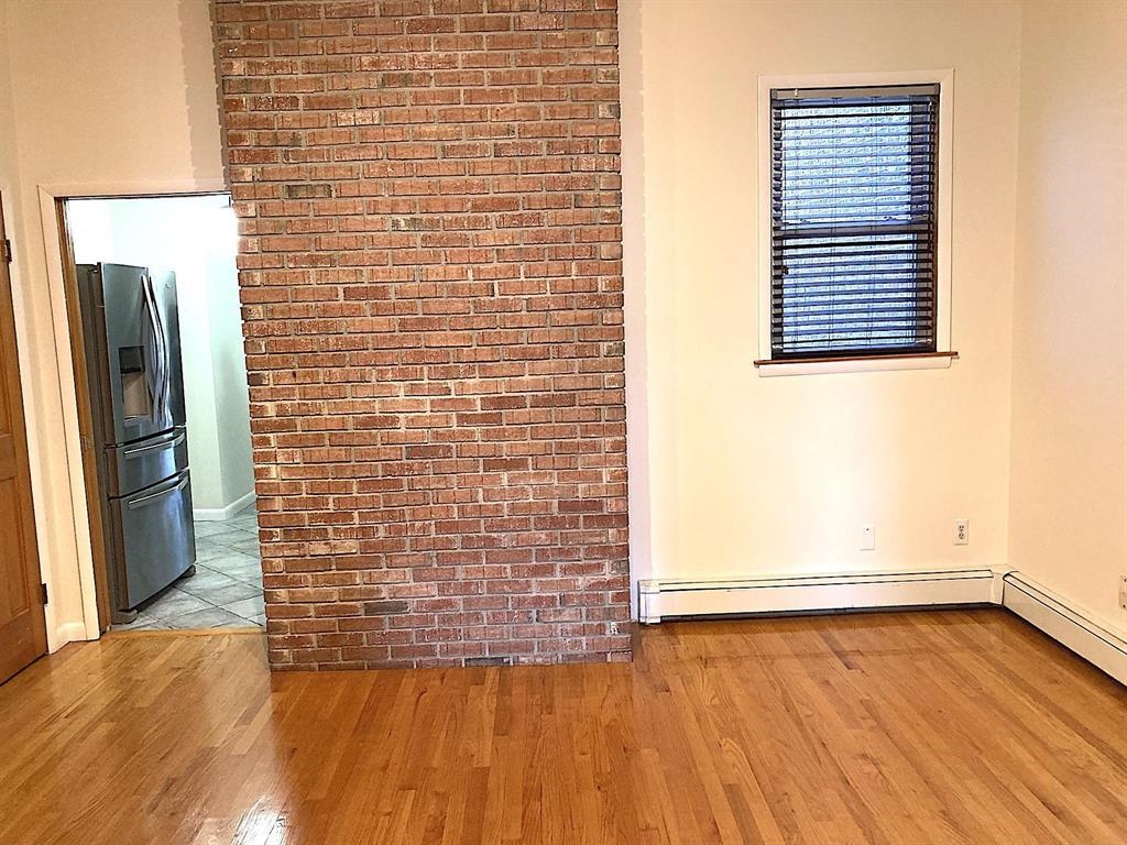 284 MAGNOLIA AVE Unit: 1