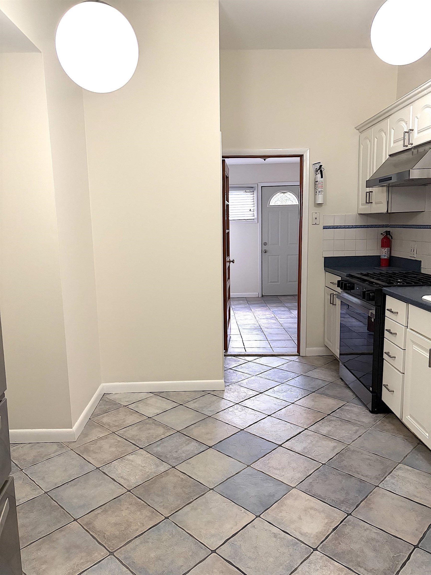 284 MAGNOLIA AVE Unit: 1