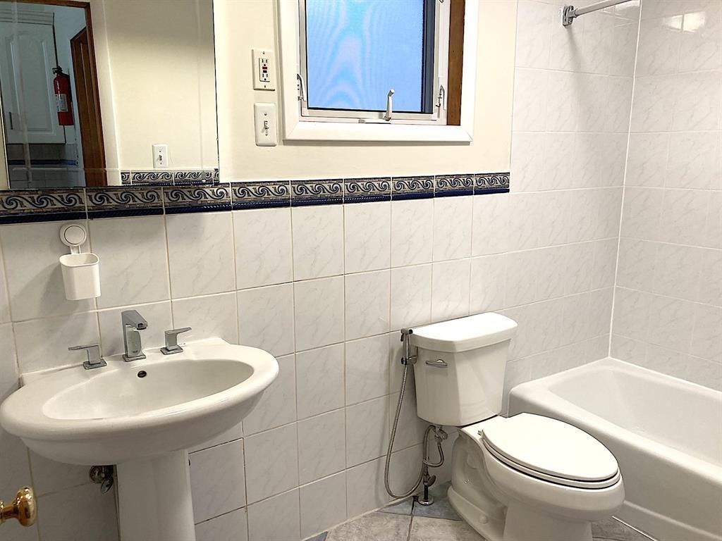 284 MAGNOLIA AVE Unit: 1