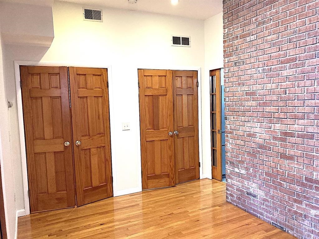 284 MAGNOLIA AVE Unit: 1