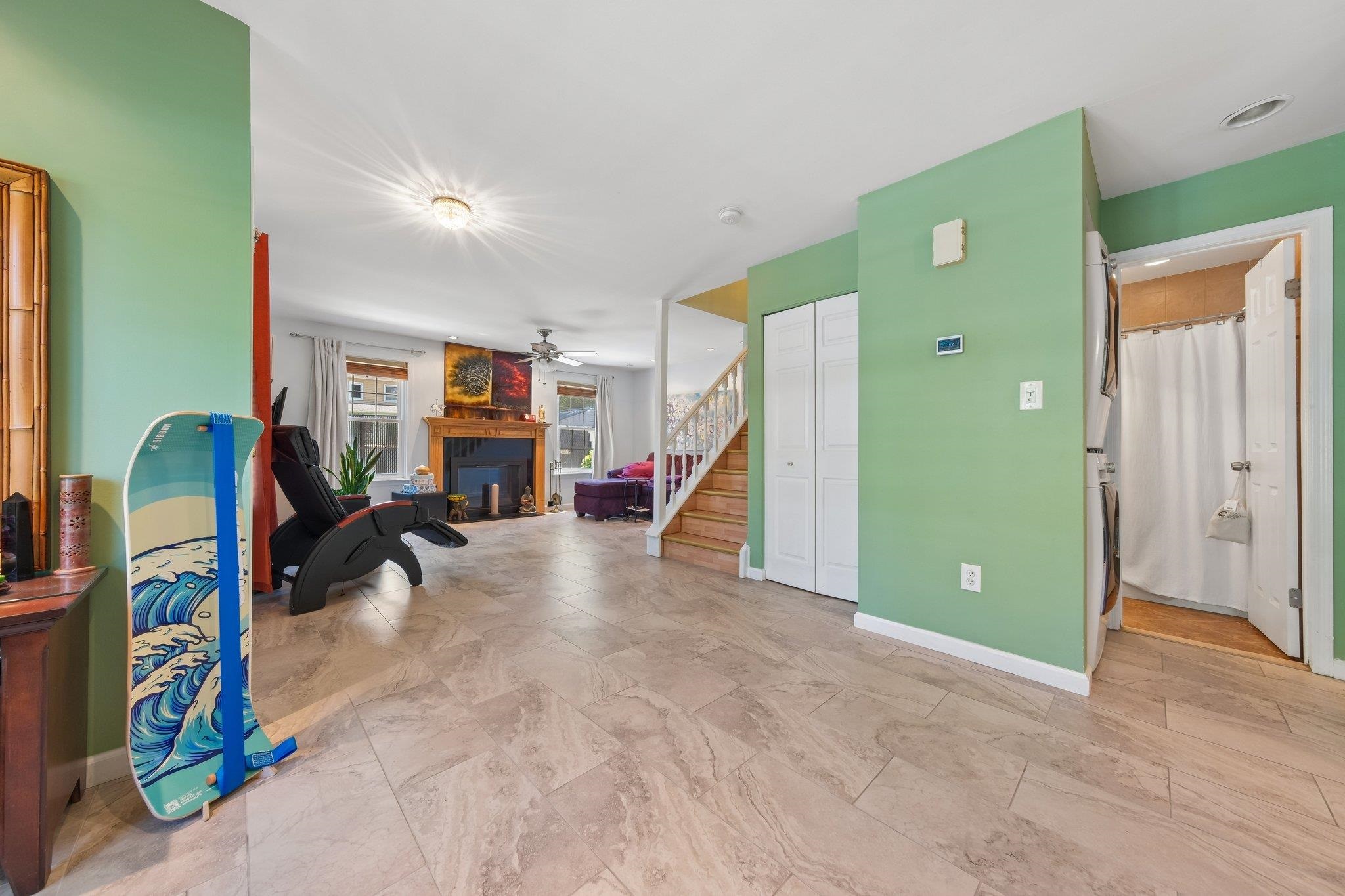 212 WESTCHESTER CT Unit: 8