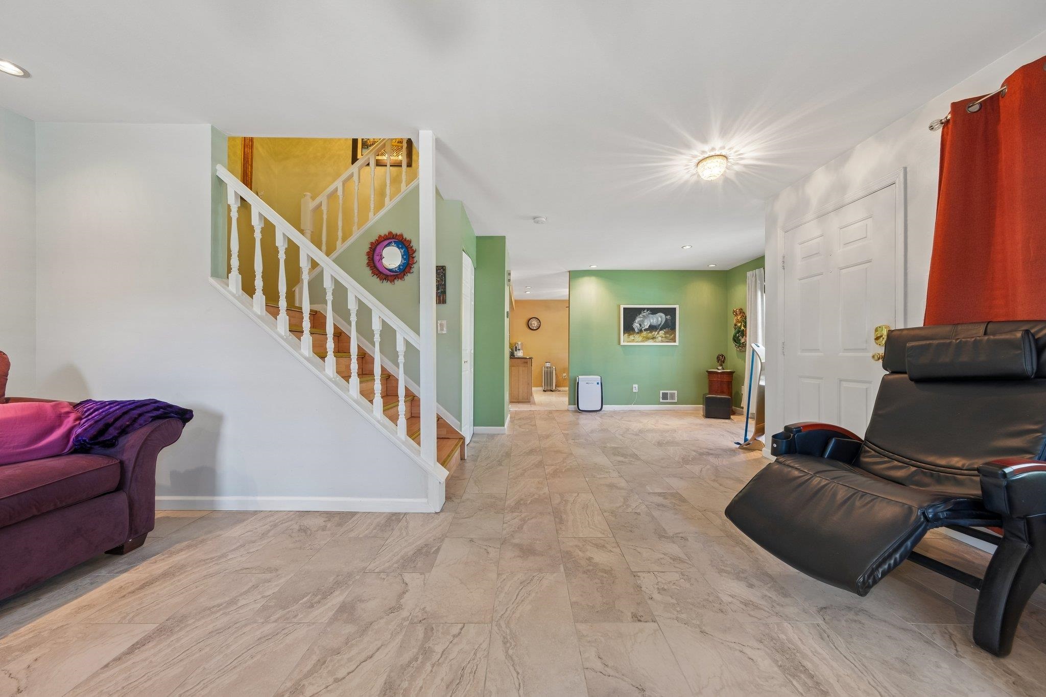 212 WESTCHESTER CT Unit: 8