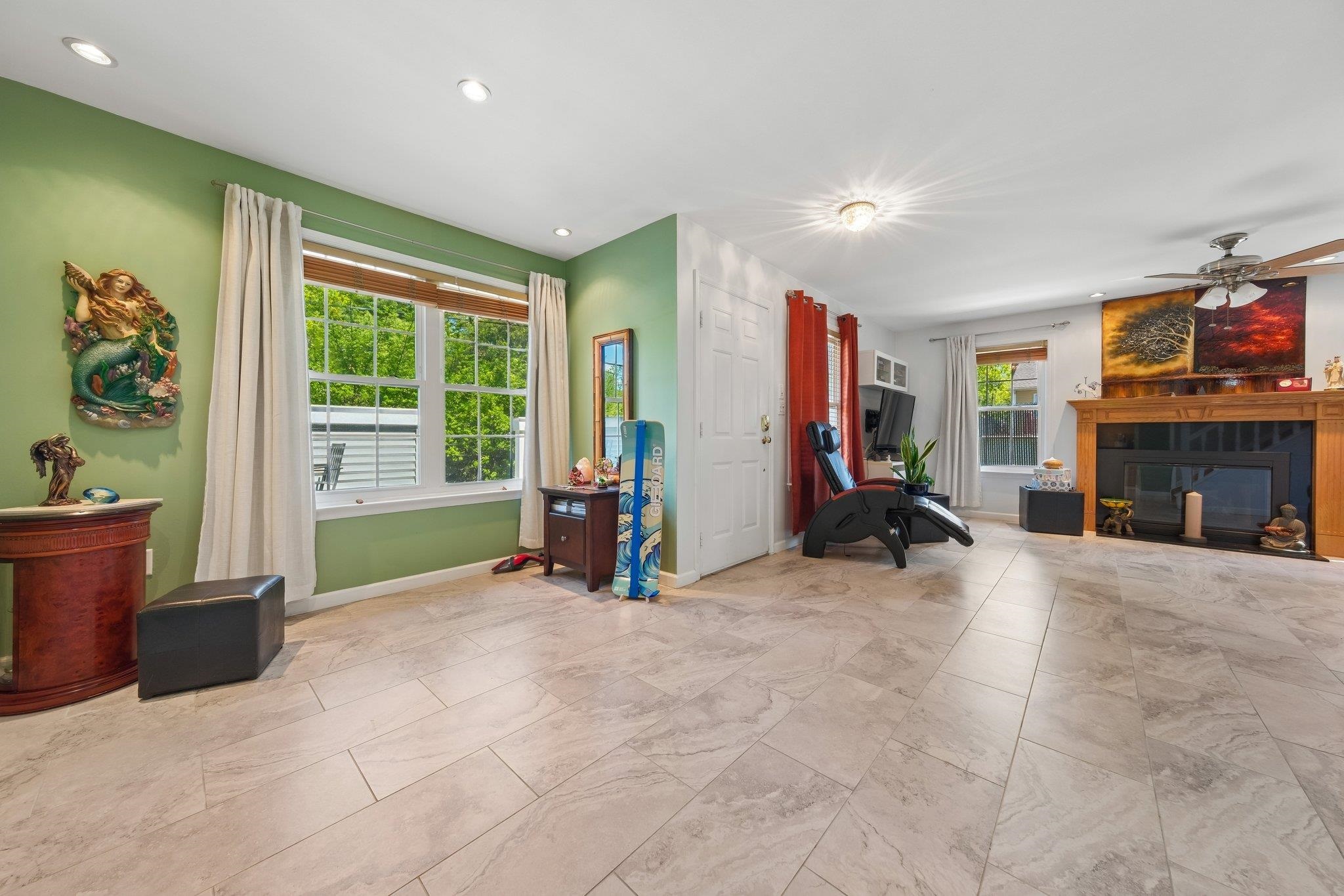212 WESTCHESTER CT Unit: 8