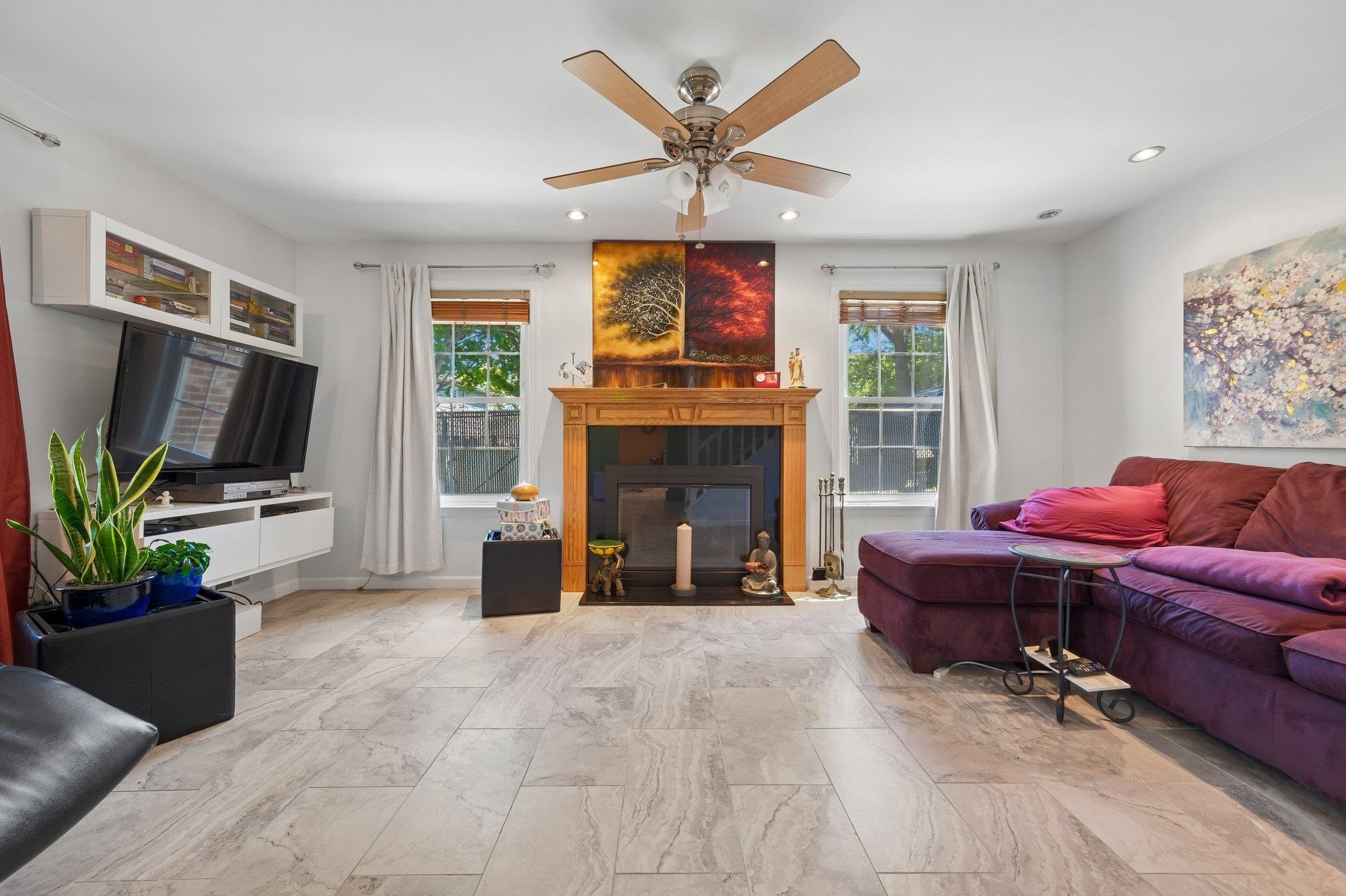 212 WESTCHESTER CT Unit: 8