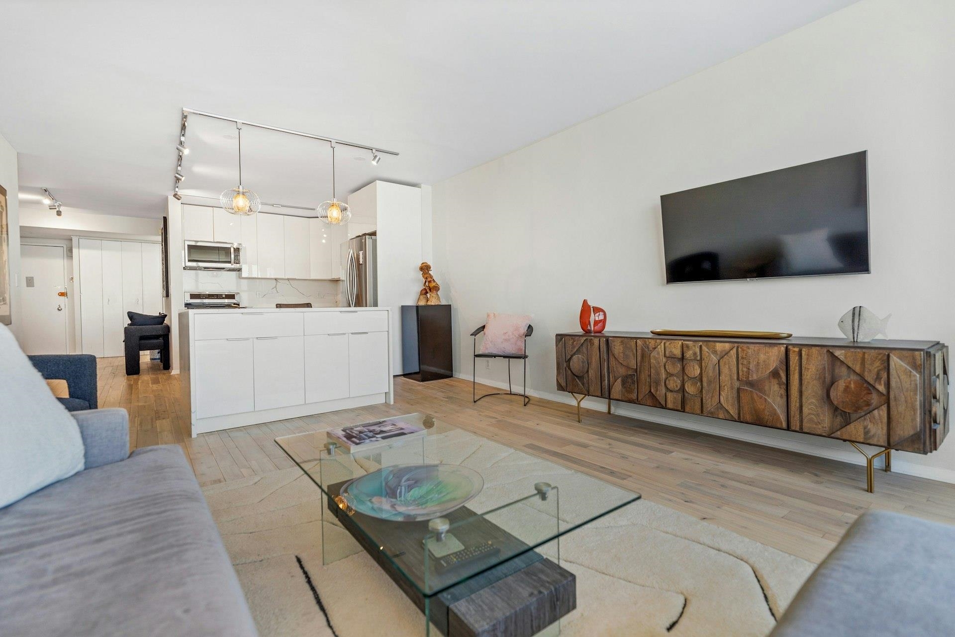 7004 BLVD EAST Unit: 31D